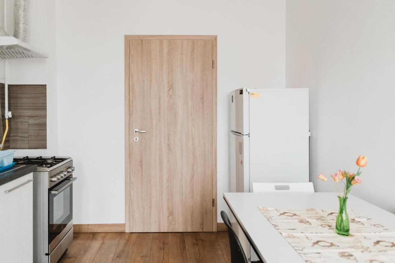 City View Apartment With Free Parking Cluj-Napoca Esterno foto